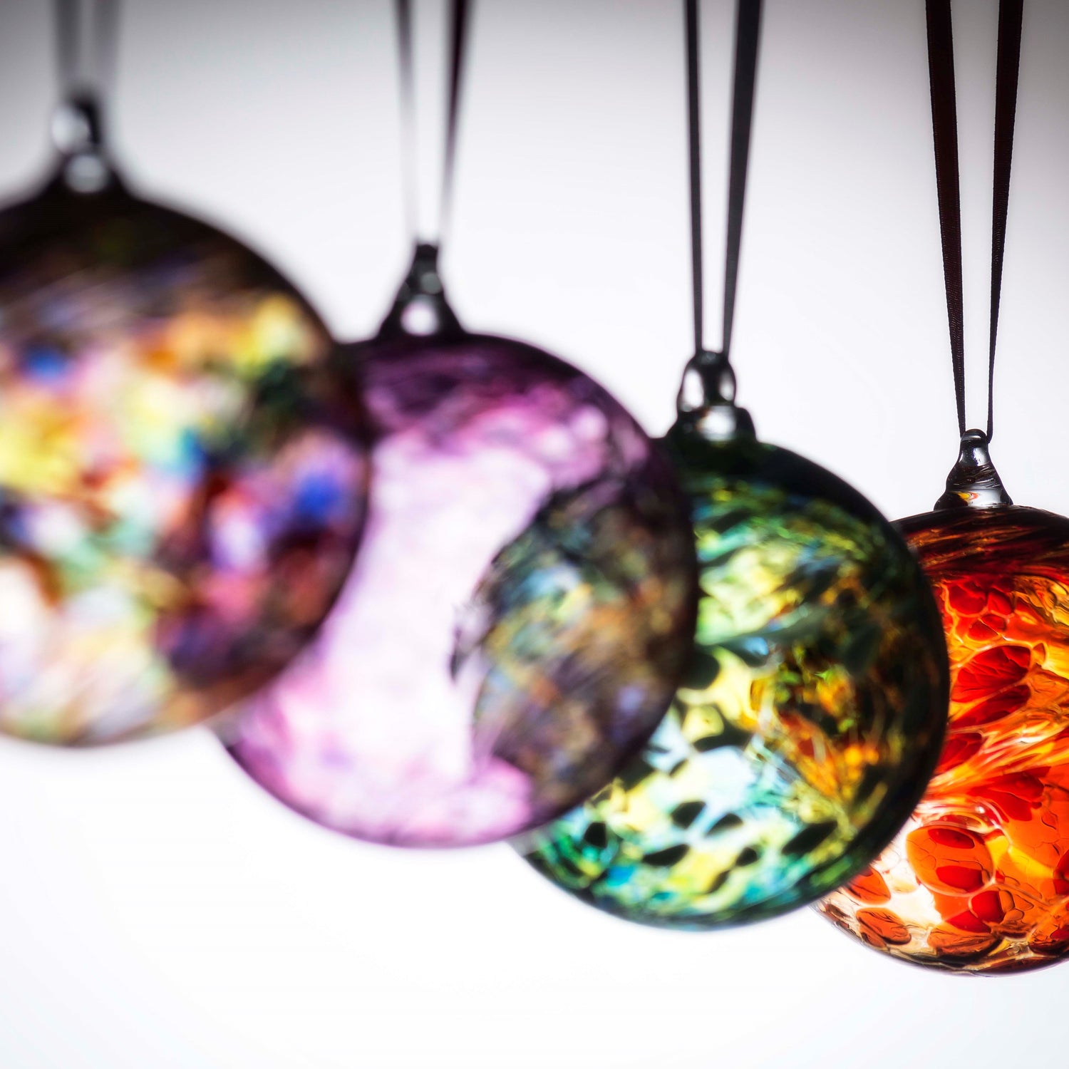 8CM FRIENDSHIP BALLS