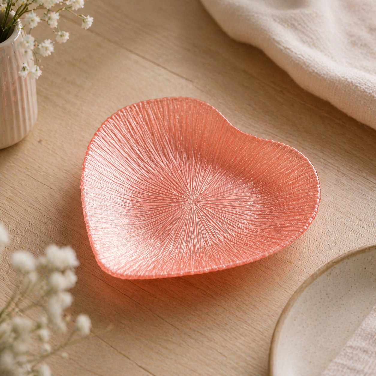 30cm Glass Bowl - Heart Design - Pink