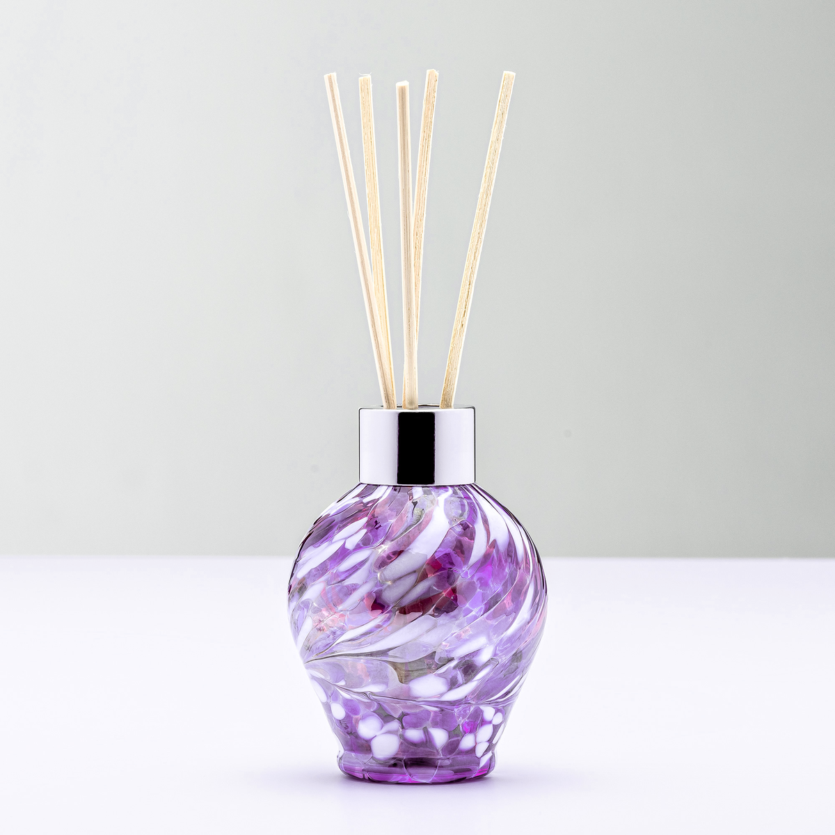 Vatican Reed Diffuser Reed Diffuser - Classic - Pastel Silver Sienna Glass